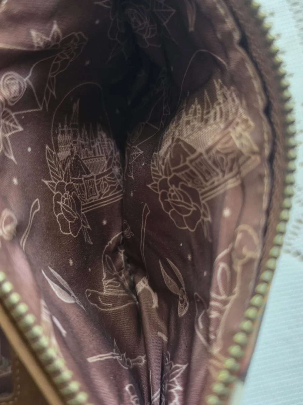Harry Potter Loungefly Cream Wallet with Red Rose Print - Picture 6 of 10
